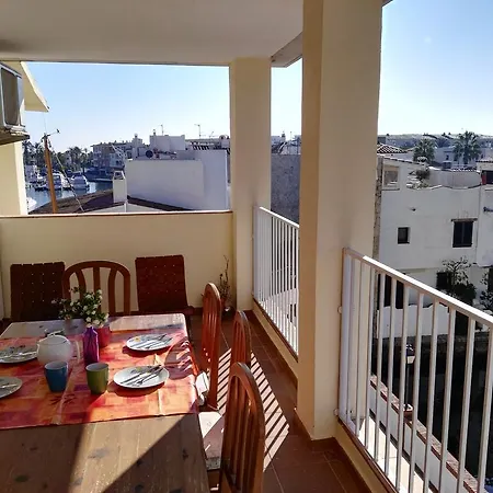 Waterside Apartment - Two Bedroom Empuriabrava Room photo
